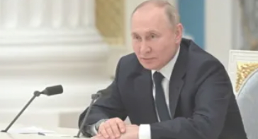 Rich and voiceless: How Putin has kept Russia's billionaires on side in the war